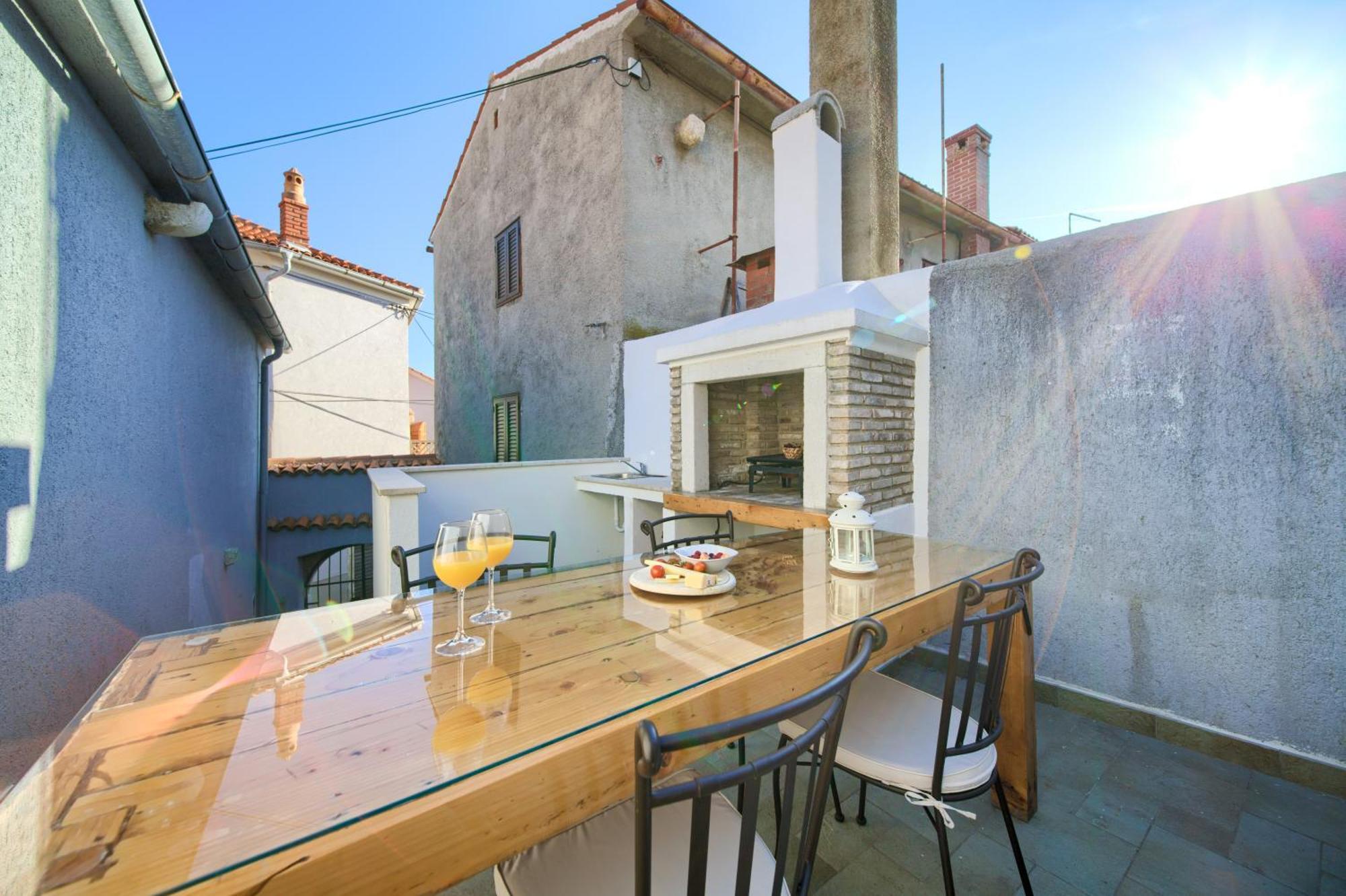 Apartment Old Town Mariolina Krk Town Exterior photo